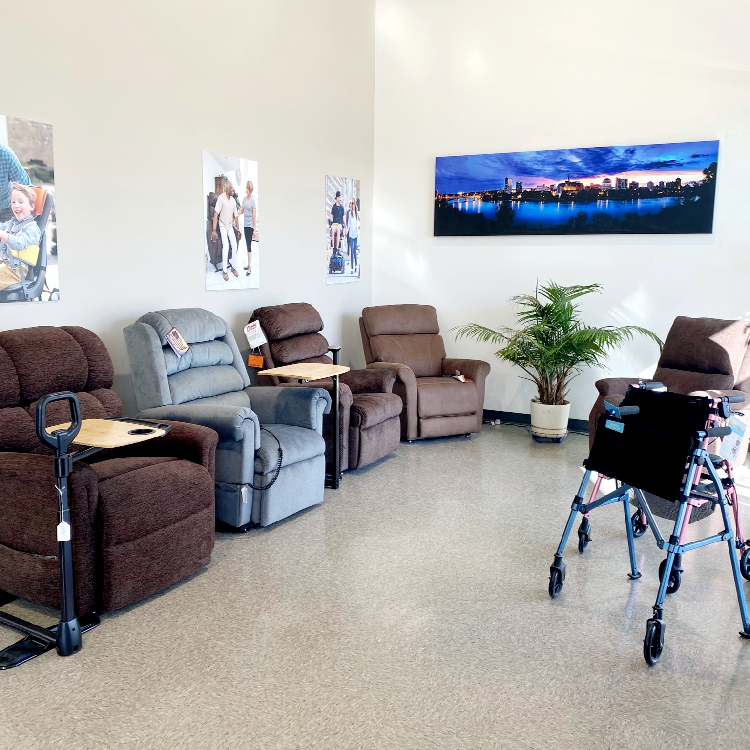 Saskatoon power lift recliners display in showroom
